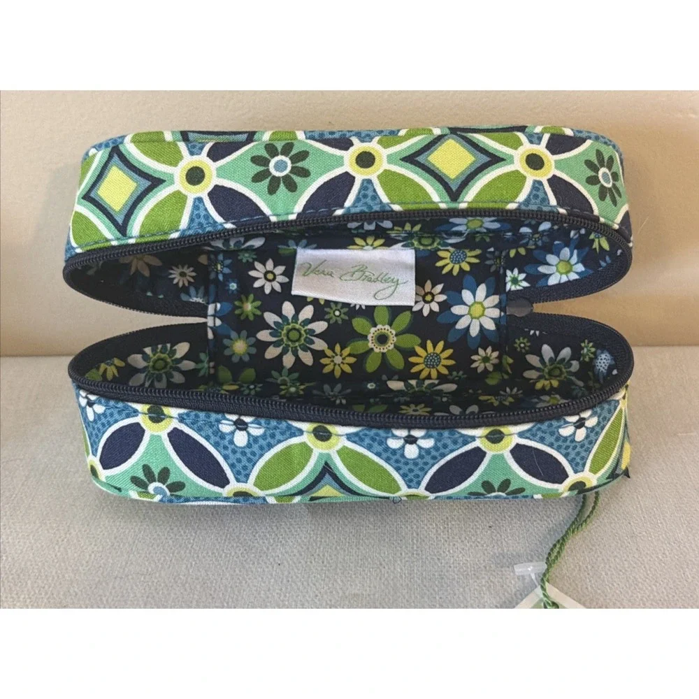 Vera Bradley Daisy Daisy Deep Zippered EYE/SUNGLASS CASE - New with Tag NWT
